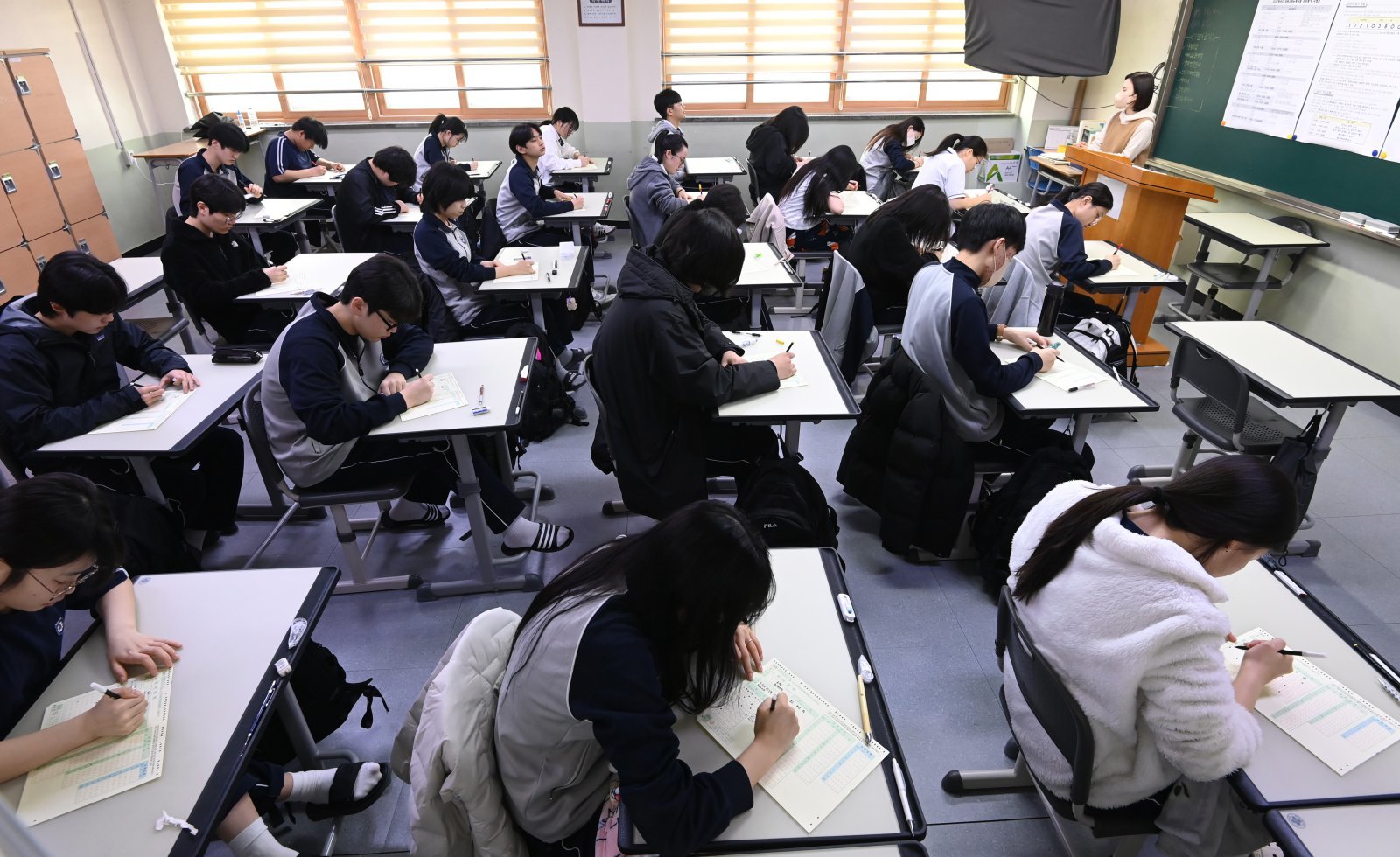 새 학기 첫 중간고사 코앞…“3주 전부터 전략적 준비”