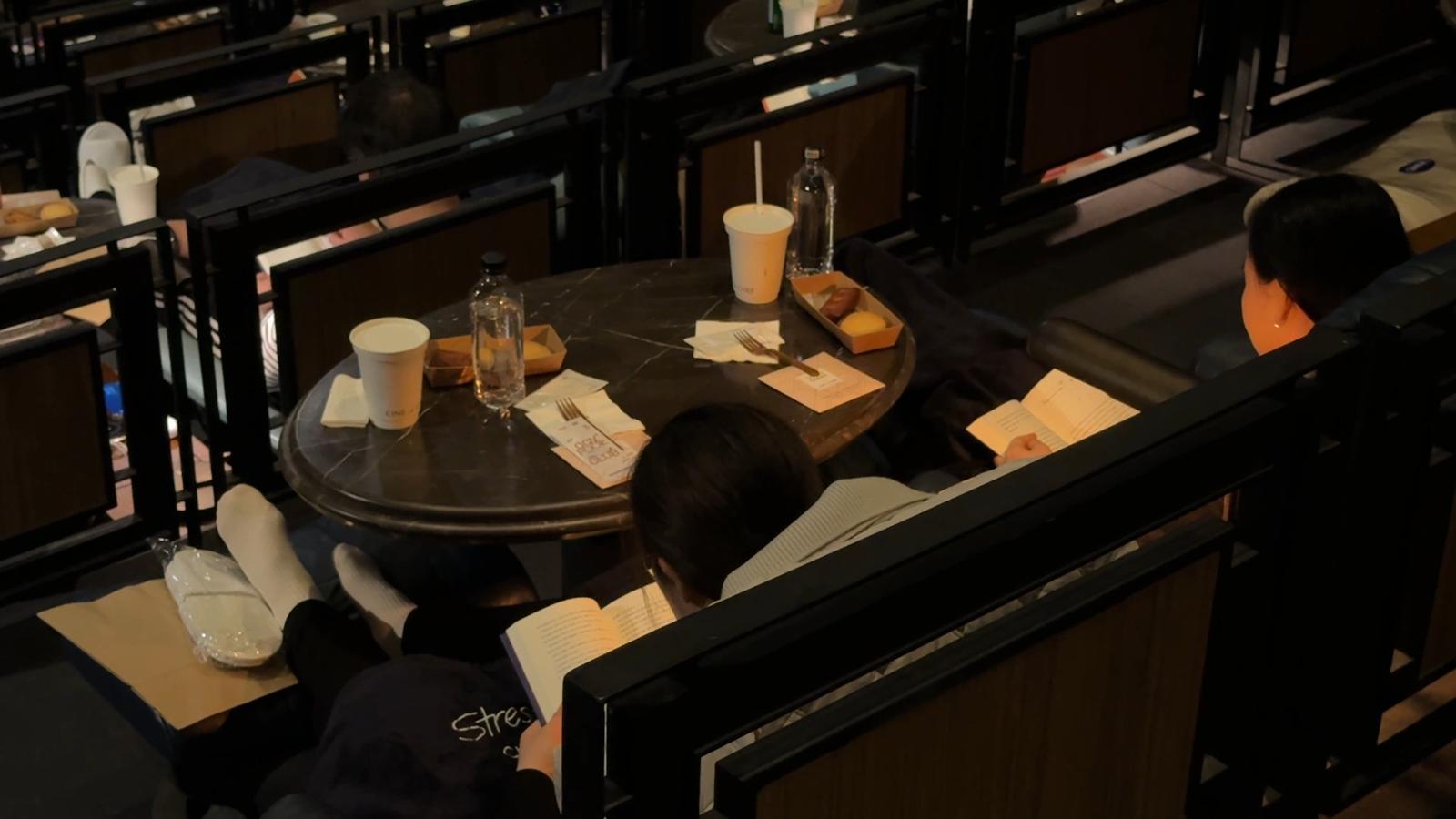 독서·명상·커플 매칭까지…복합 문화공간 꾀하는 영화관