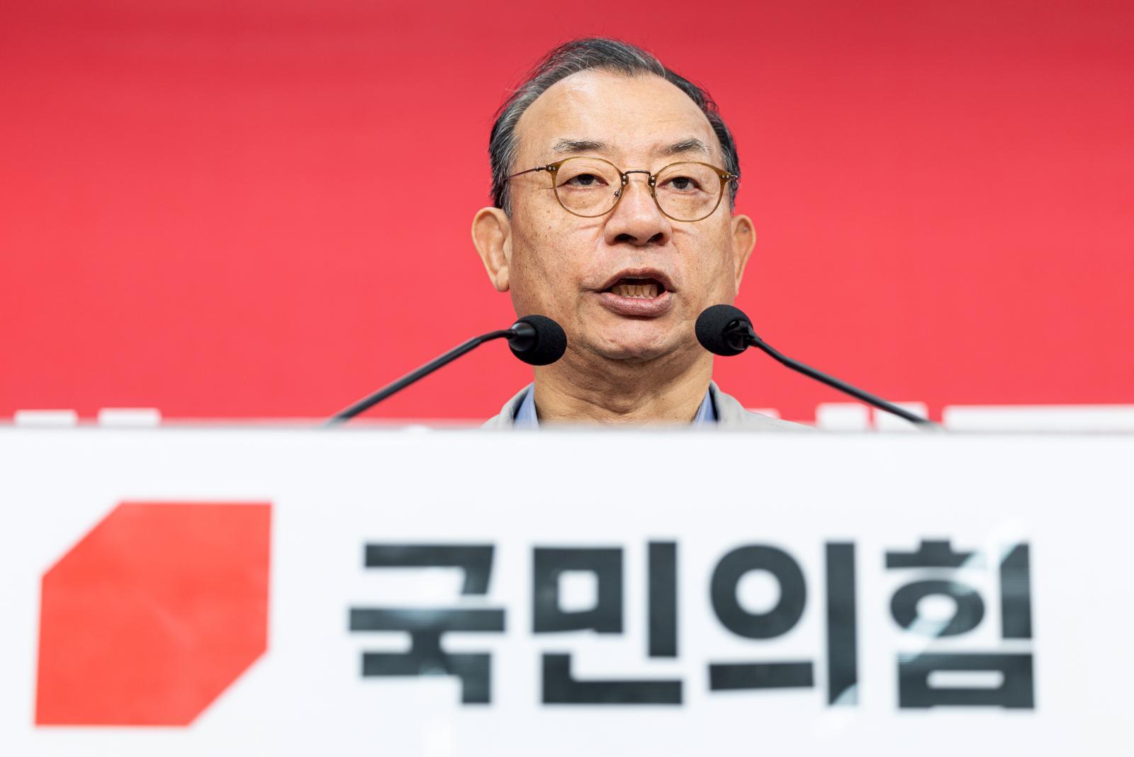 이정현 국민의힘 공천관리위원장이 31일 서울 여의도 중앙당사에서 사퇴 기자회견을 하고 있다. 2026.3.31/뉴스1