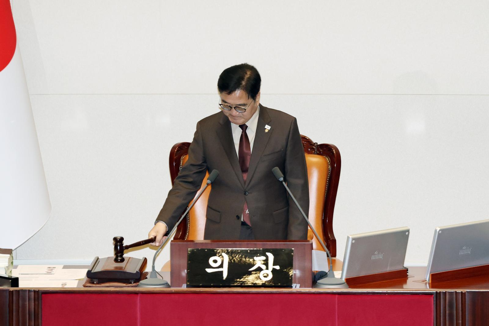 31일 서울 여의도 국회에서 열린 제433회국회(임시회) 제3차 본회의에서 우원식 국회의장이 의사진행을 하고 있다. 뉴스1