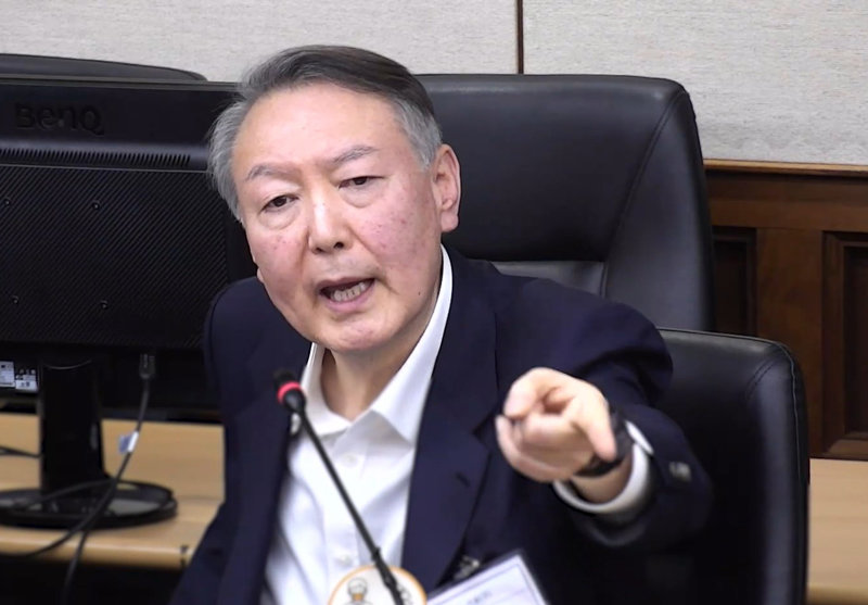 파면 1년 반성없는 尹 “내란몰이 소설” 재판 내내 궤변