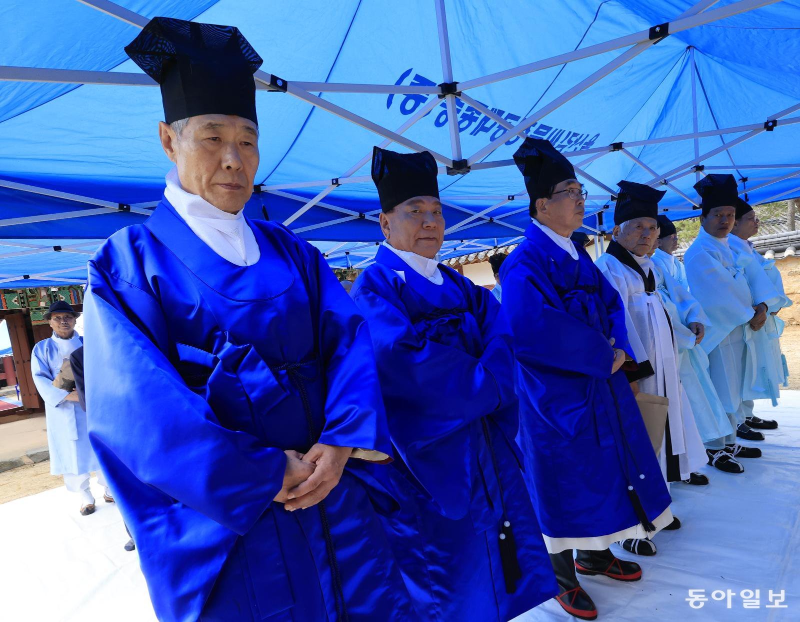 조선시대 성리학의 대가인 하서 김인후 선생의 학덕을 추모하는 춘향제가 3일 오전 전남 장성군 필암서원에서 열렸다. 박영철기자 skyblue@donga.com