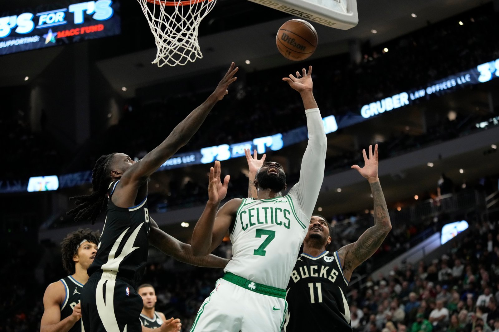 NBA 보스턴 셀틱스, 밀워키 제압