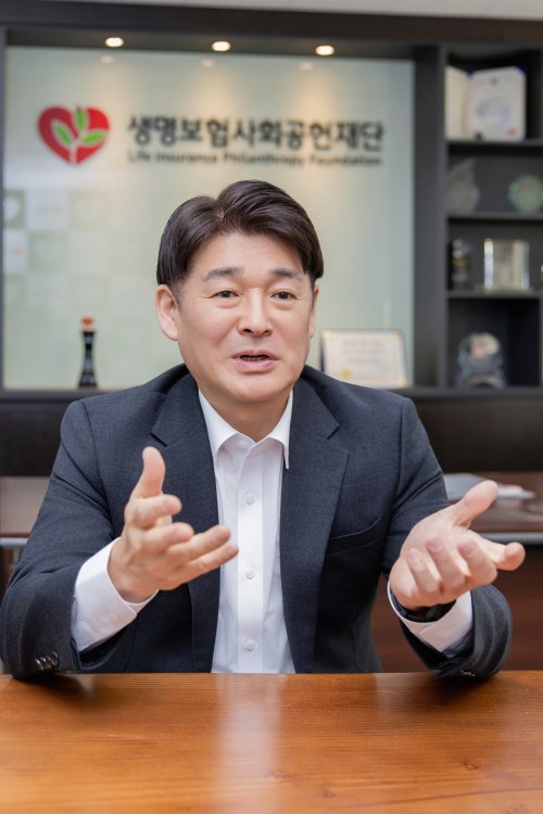‘1시간’ 면담이 바꾼 ‘30년’…생명보험공헌재단 정우철 상임이사의 가치관 [함께미래 리더스]