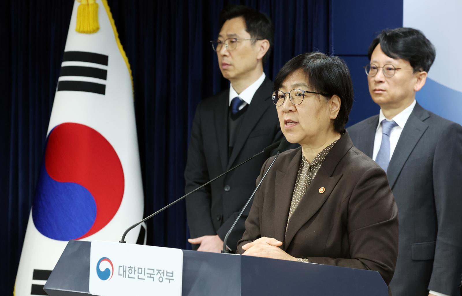 [속보]복지장관 “수액제 포장재 향후 3개월간 수급 차질 없도록 조치”