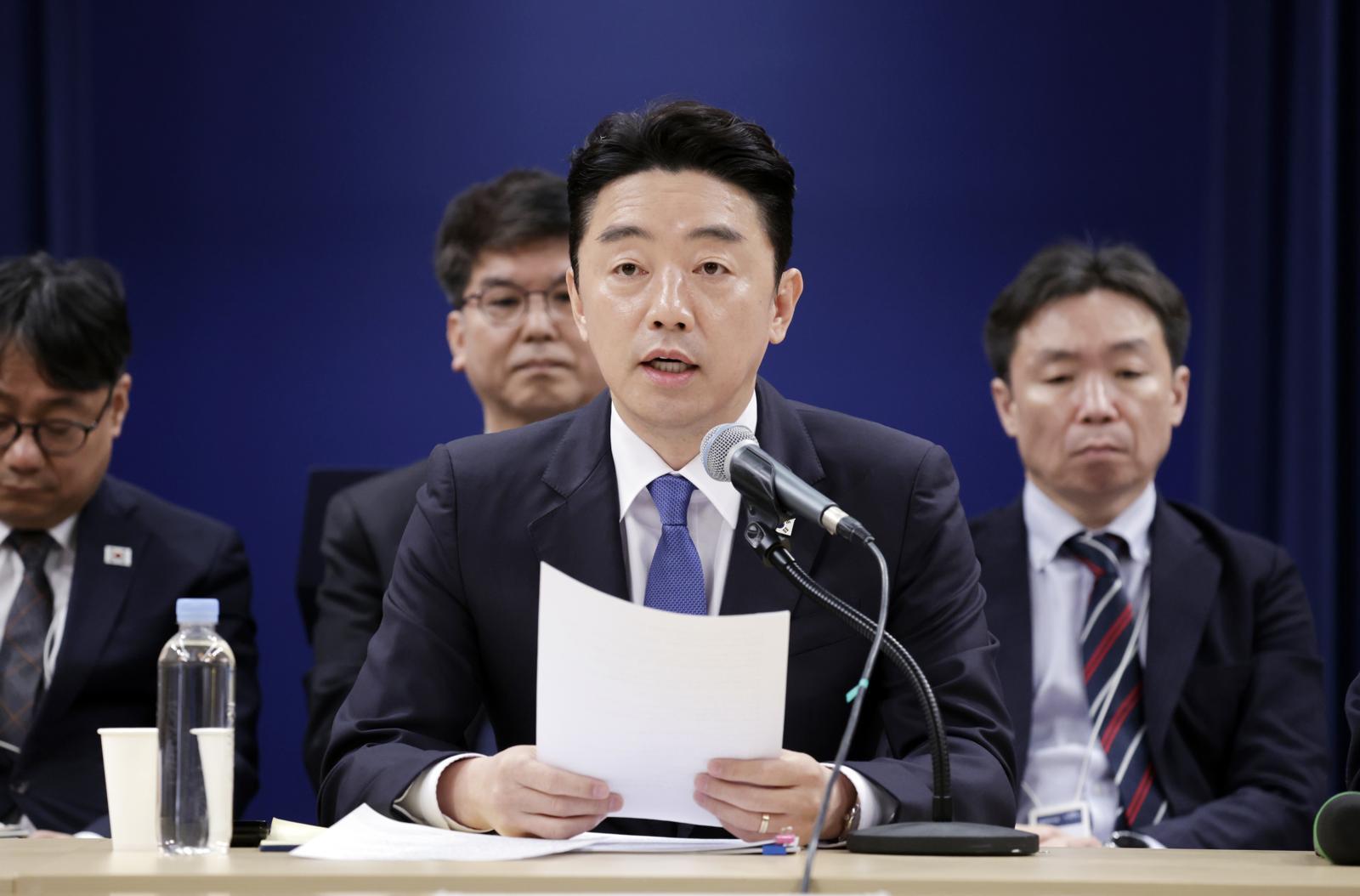강훈식 비서실장이 7일 청와대에서 열린 중동상황 관련 기자간담회에서 발언하고 있다. 뉴시스