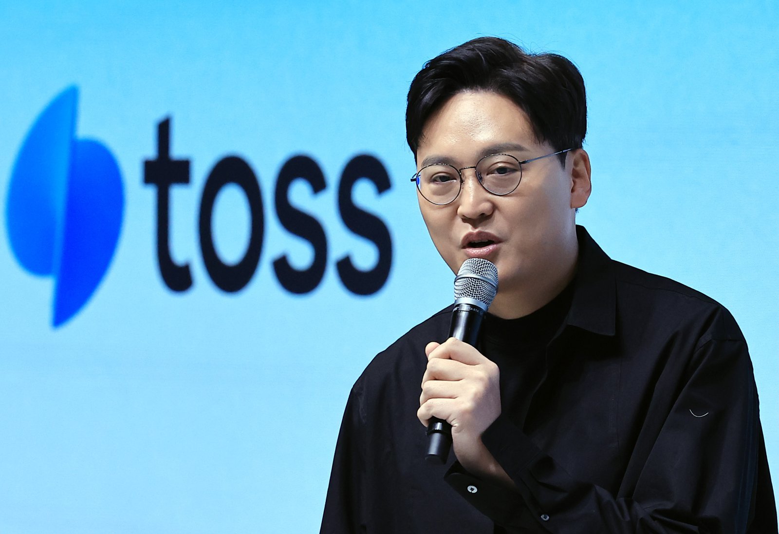 토스 이승건 “만우절 이벤트, 형식 가벼웠다…부동산 이익 사회 환원”