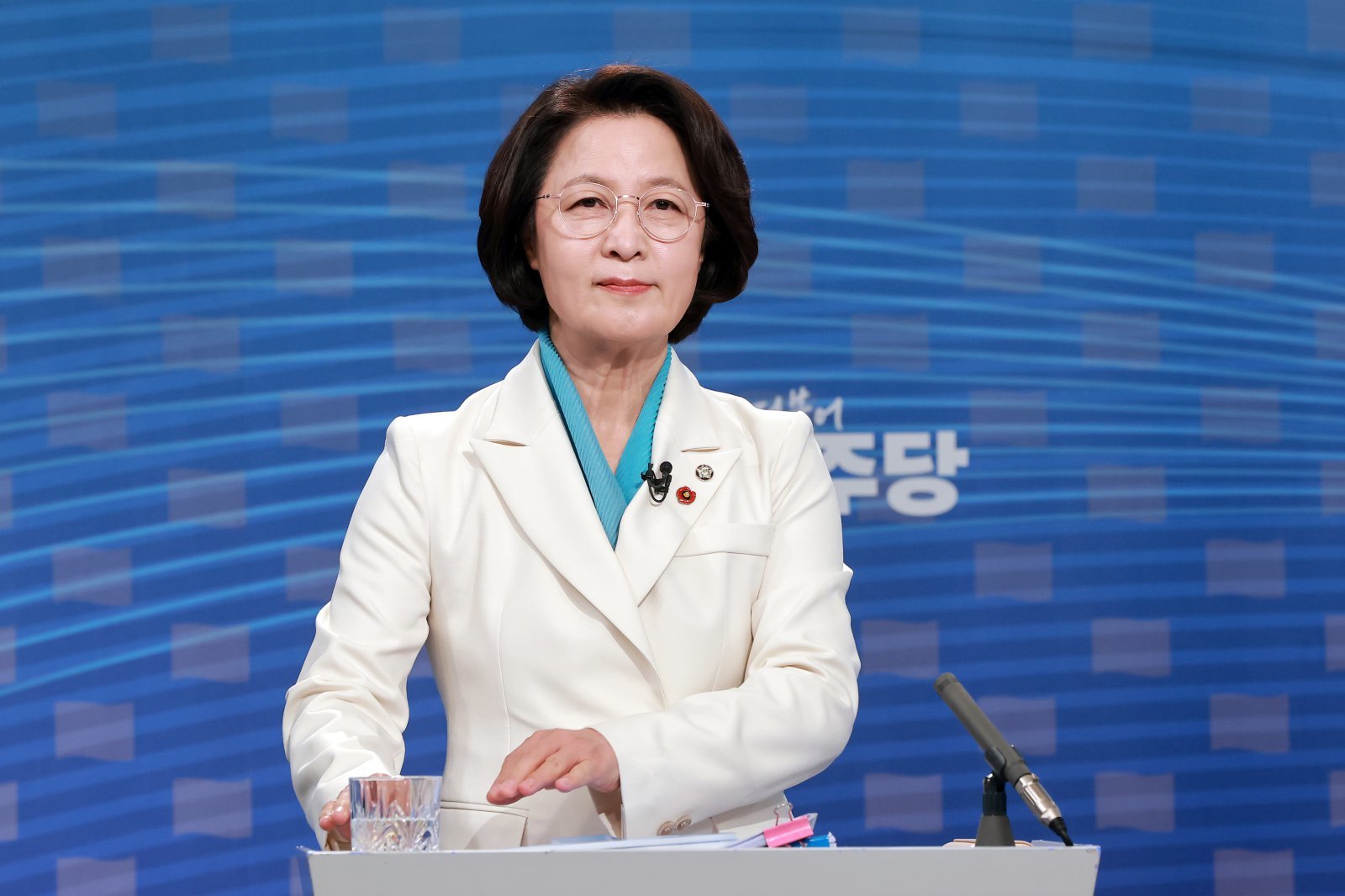 與 경기지사 후보에 추미애…본경선서 과반 득표