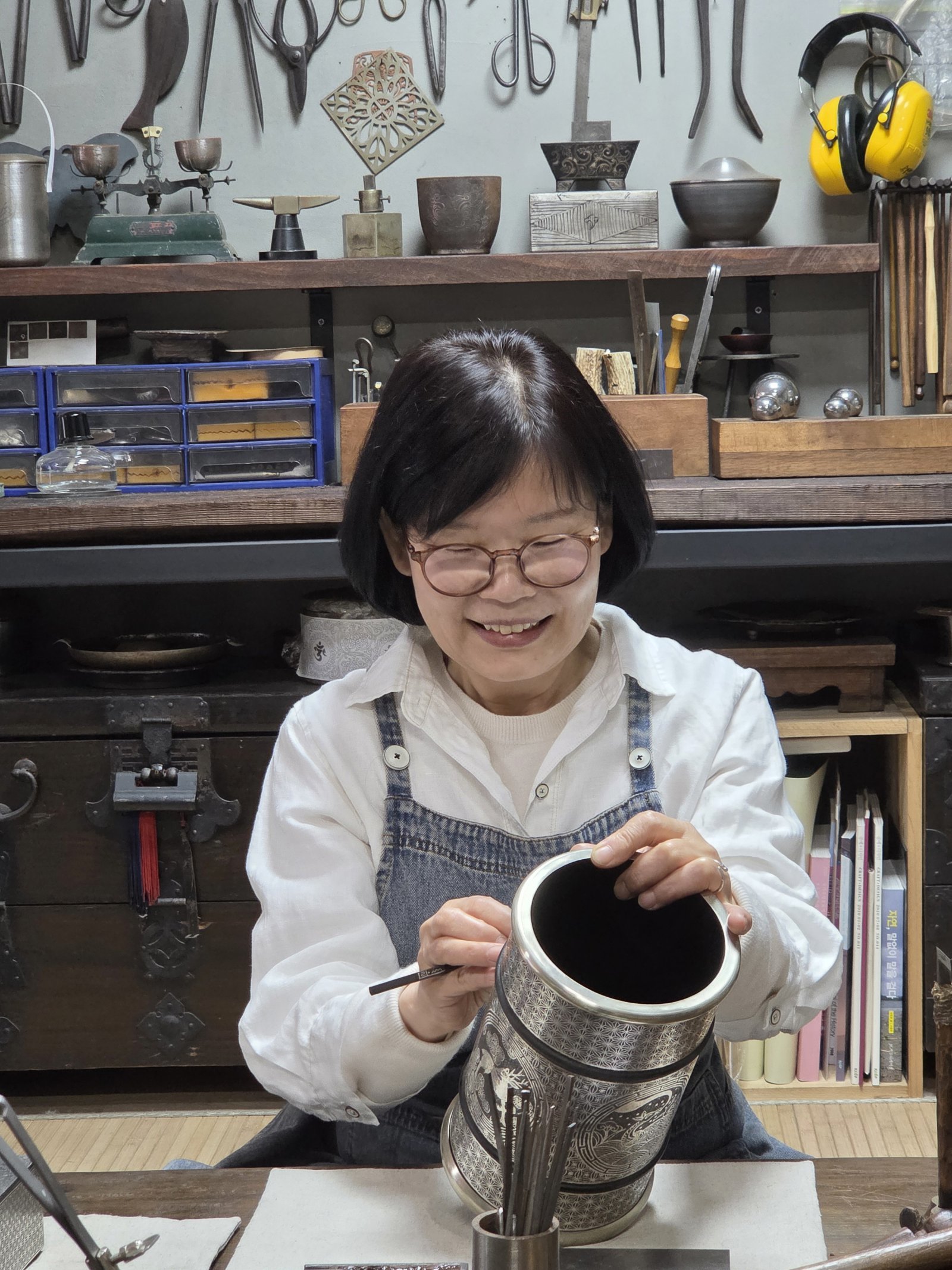 금속에 새긴 전통의 맥…승경란 국가무형유산 ‘입사장’ 보유자 됐다