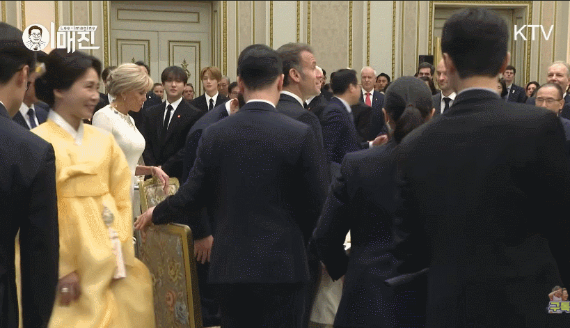 김혜경 여사가 3일 청와대에서 열린 마크롱 대통령 국빈 방한 환영 오찬에 참석하고 있다. KTV 이매진 갈무리
