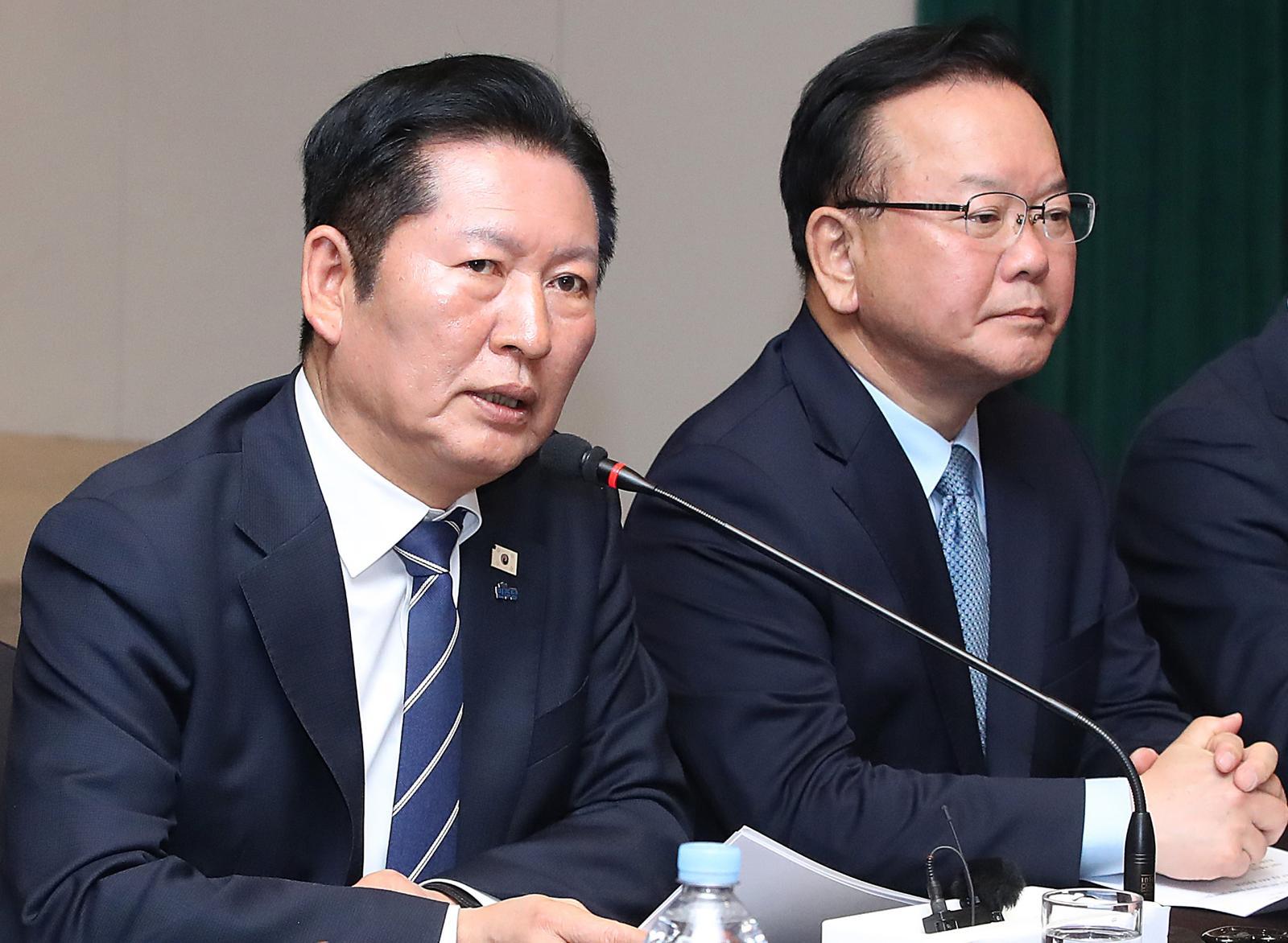 정청래 더불어민주당 대표가 8일 오전 대구 북구 인터불고 엑스코 호텔에서 열린 현장최고위원회의에서 모두발언을 하고 있다. 2026.4.8 뉴스1