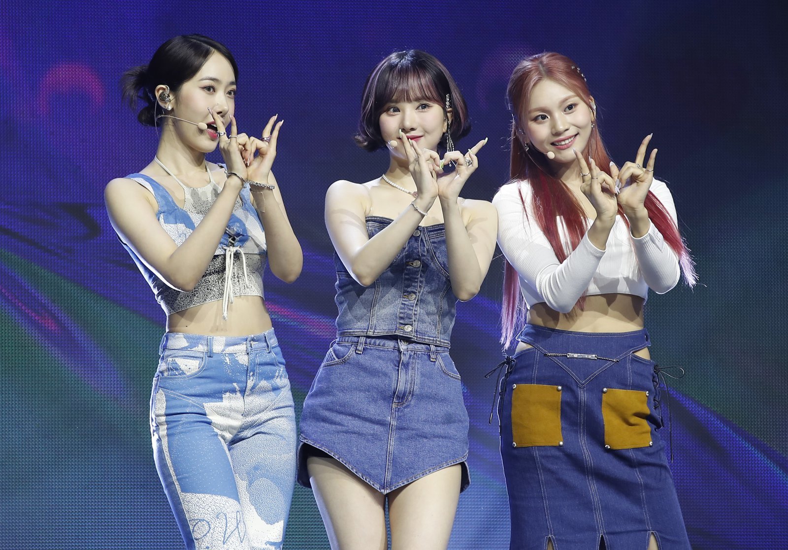 걸그룹 VIVIZ(비비지) 신비(왼쪽부터)와 엄지, 은하. 뉴스1