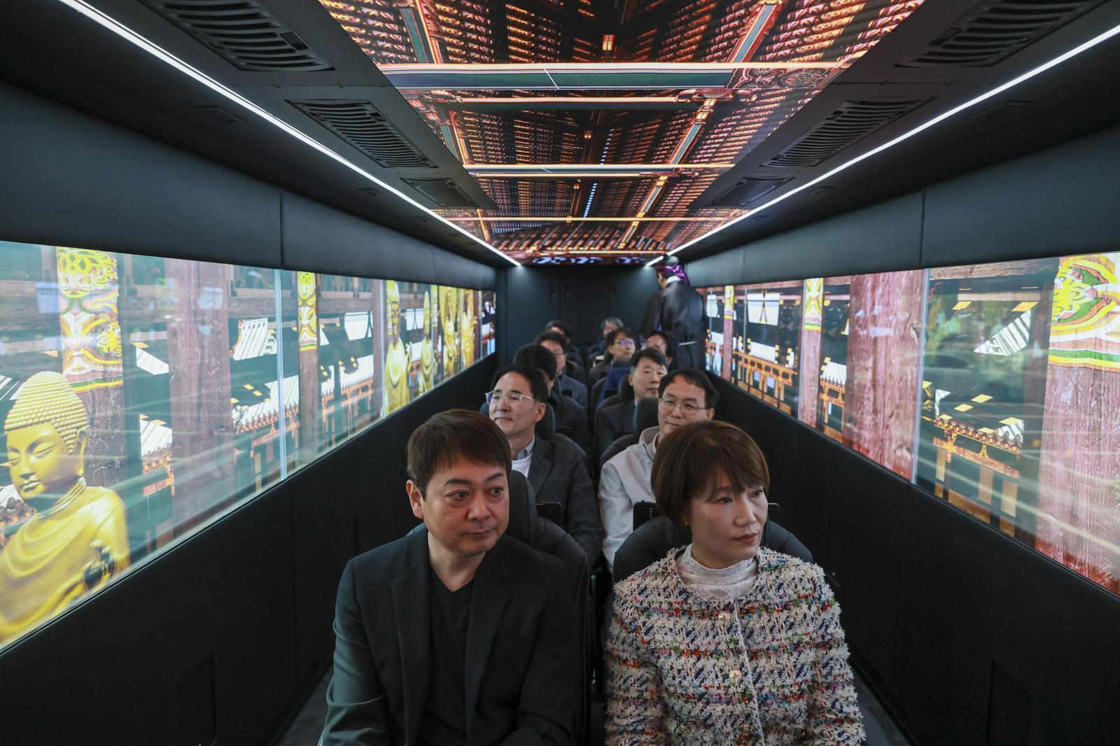 경주시, 이동 중에 XR 영상 보여주는 버스 본격 운영