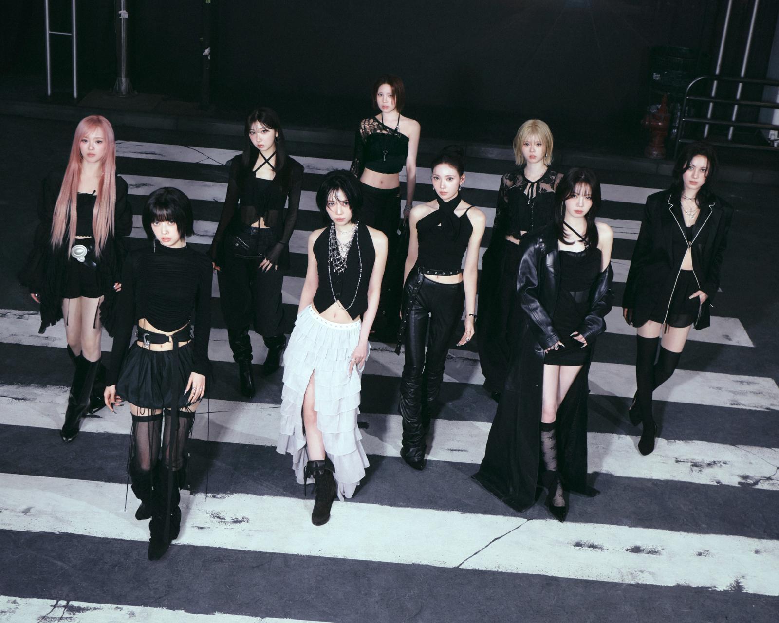 니쥬, 오리콘+빌보드 재팬 주간 앨범 차트 석권