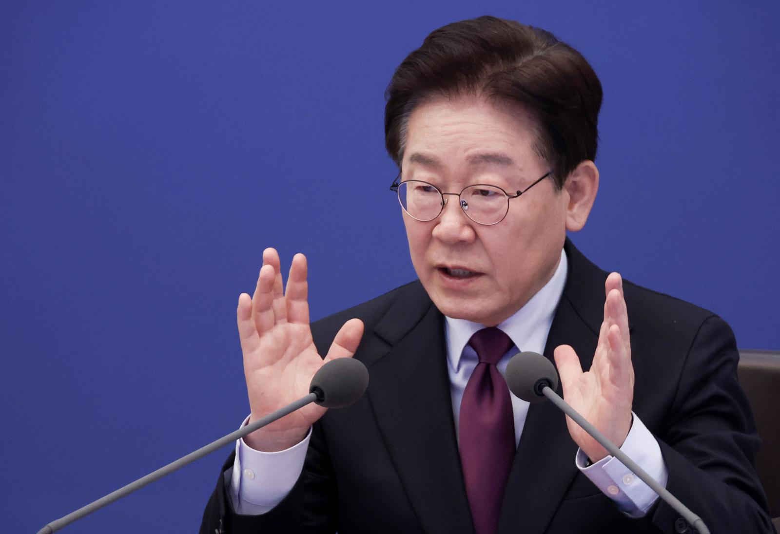 李 “행정은 기본이 몇 달?…며칠에 해치운다는 마음 가져야”