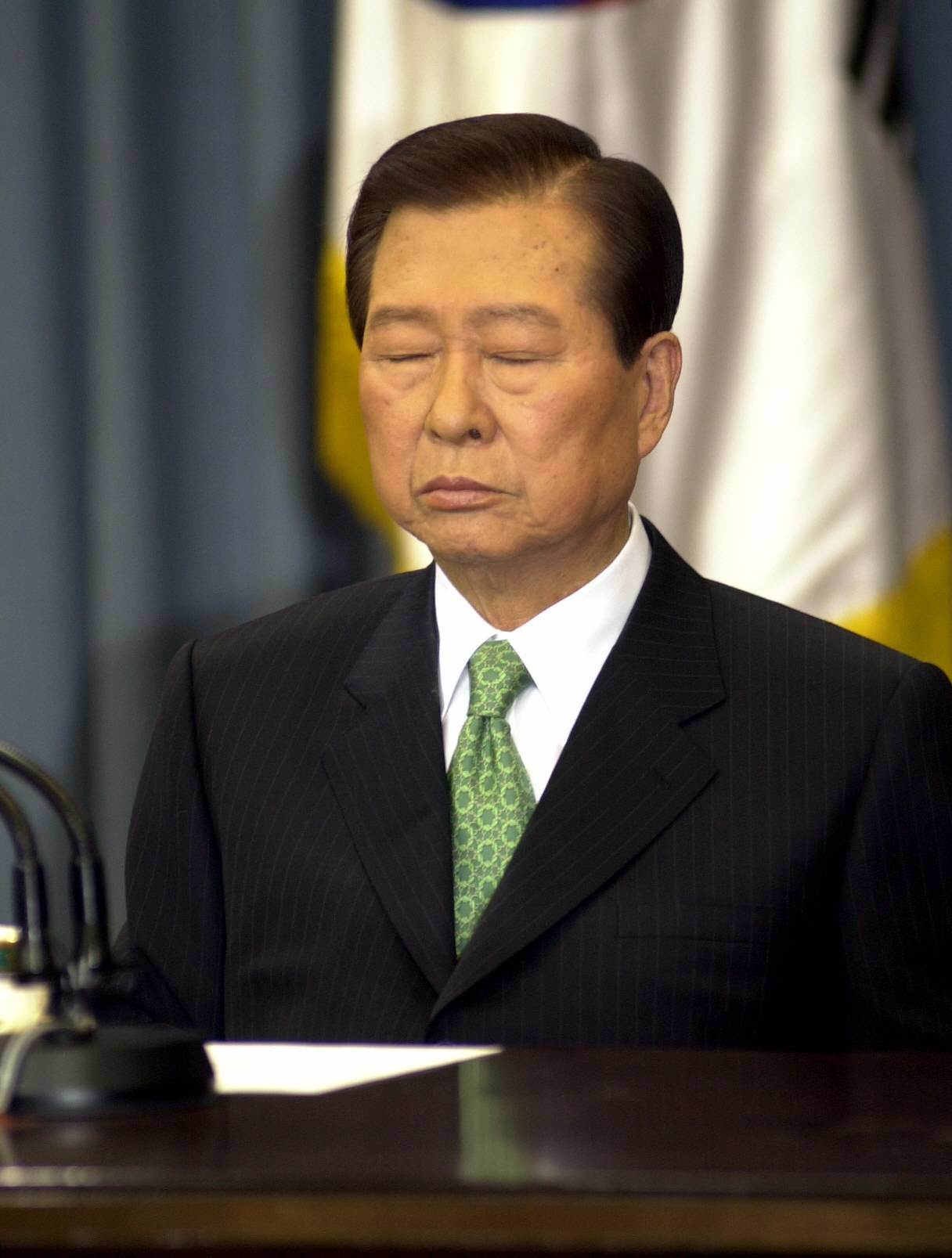 2003년 2월 대통령 퇴임 직전 DJ는 대국민 사과 및 회견에서 대북송금을 보고받았고 위법성도 알았지만 승인했다는 것을 사실상 인정했다. 청와대사진기자단