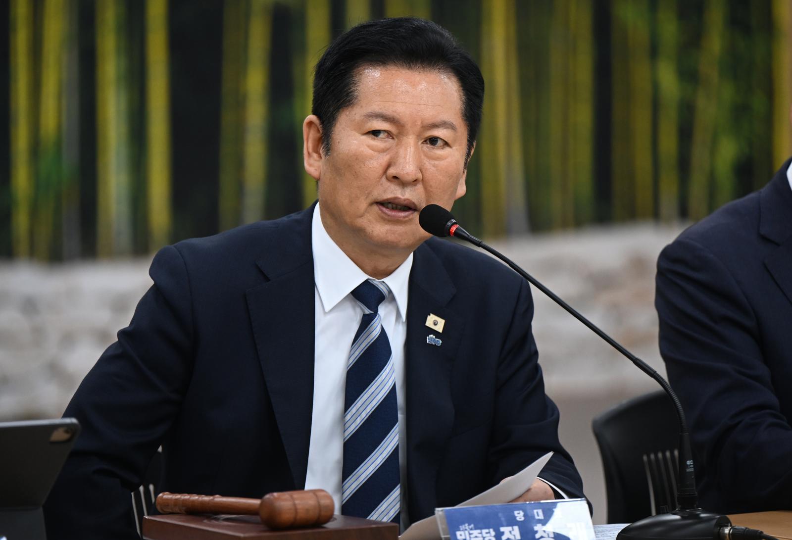 정청래 “李대통령 사진·영상 지시 공문 사과…靑과 협의한 거 아냐”