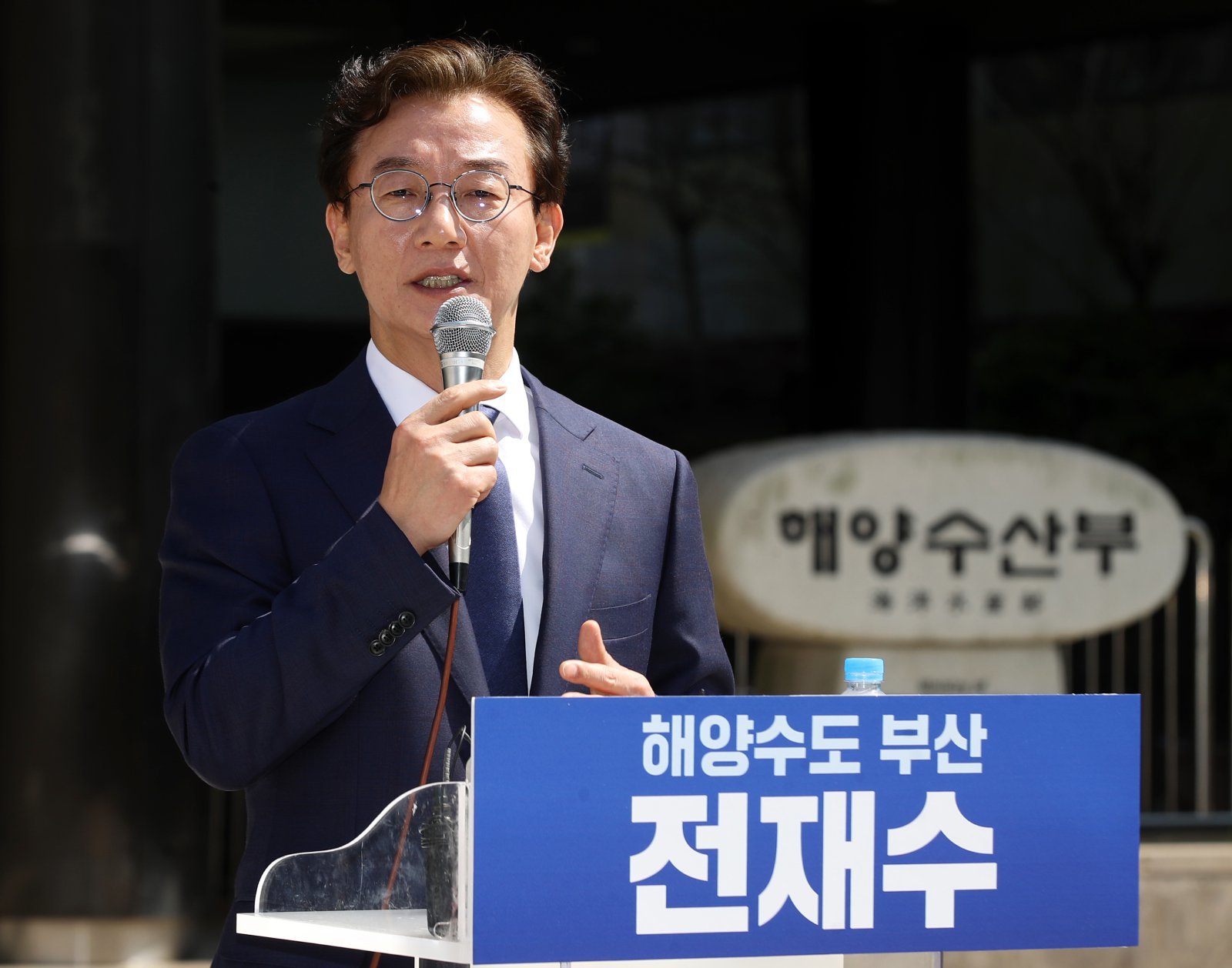 합수본, 전재수 ‘통일교 금품 의혹’ 불기소…임종성·김규환도 무혐의