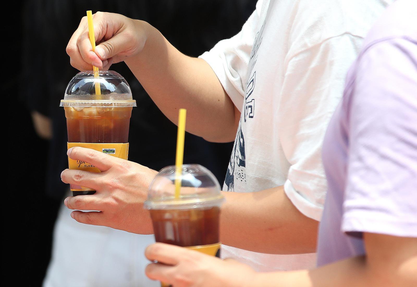 “알바가 음료 3잔 횡령” 고소한 점주…더본코리아 “영업정지”