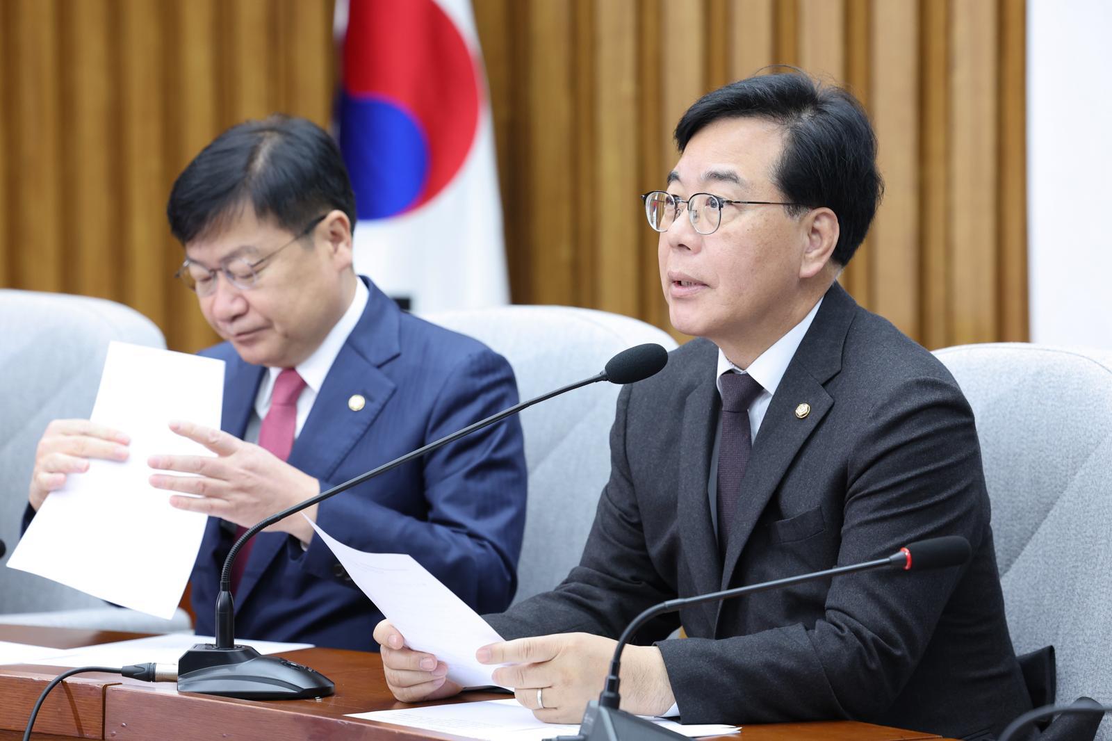 송언석 국민의힘 원내대표가 10일 서울 여의도 국회에서 열린 원내대책회의에서 발언하고 있다. 2026.4.10/뉴스1