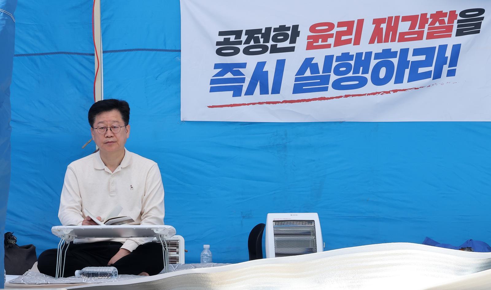 안호영 “이원택 ‘식사비 대납’ 의혹 재감찰해야” 단식 돌입