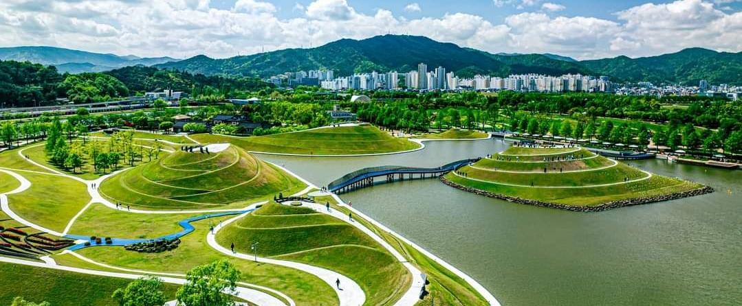 전남 순천시 풍덕·오천동 일대에 조성된 순천만국가정원. 아름드리 수목 540종 100만 그루가 자라고 있다. 순천시 제공