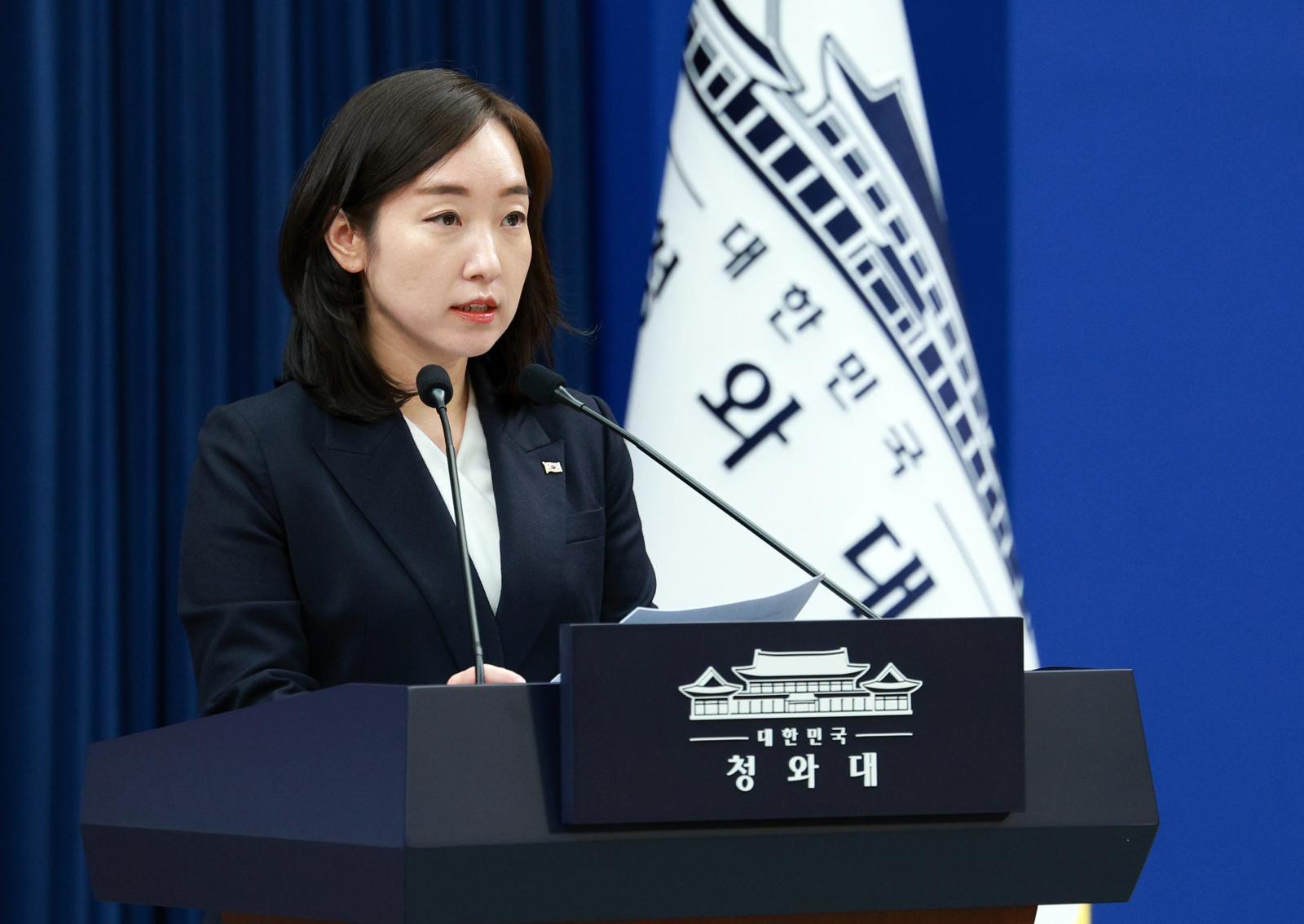 전은수 대변인이 12일 청와대 춘추관에서 비상경제 현안점검회의 관련 브리핑을 하고 있다. 2026.04.12. 서울=뉴시스
