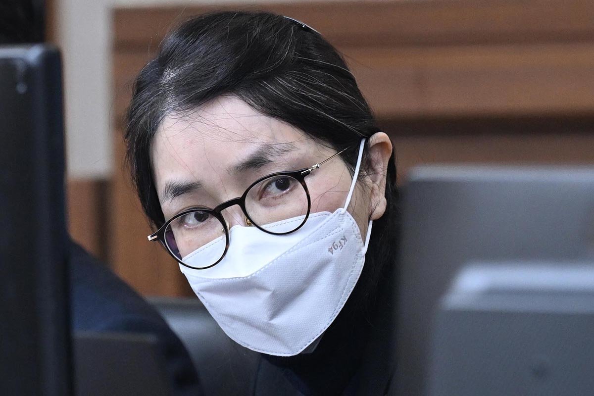 이진관 판사 “마스크 벗으세요”…김건희 “감기 심한데”
