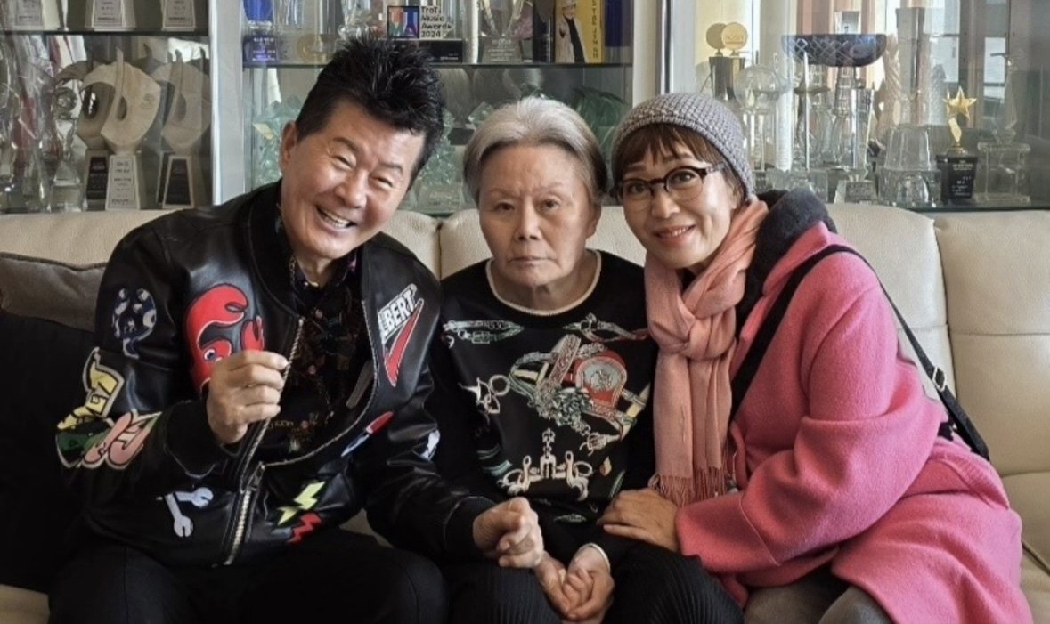 하춘화, 치매 투병 ‘옥경이’에 거금 전달…태진아와 50년 우정