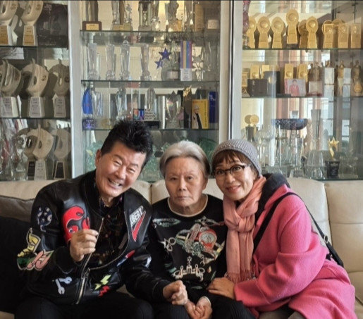 하춘화, 치매 투병 태진아 아내 문병…“옥경이에게 큰 선물까지”