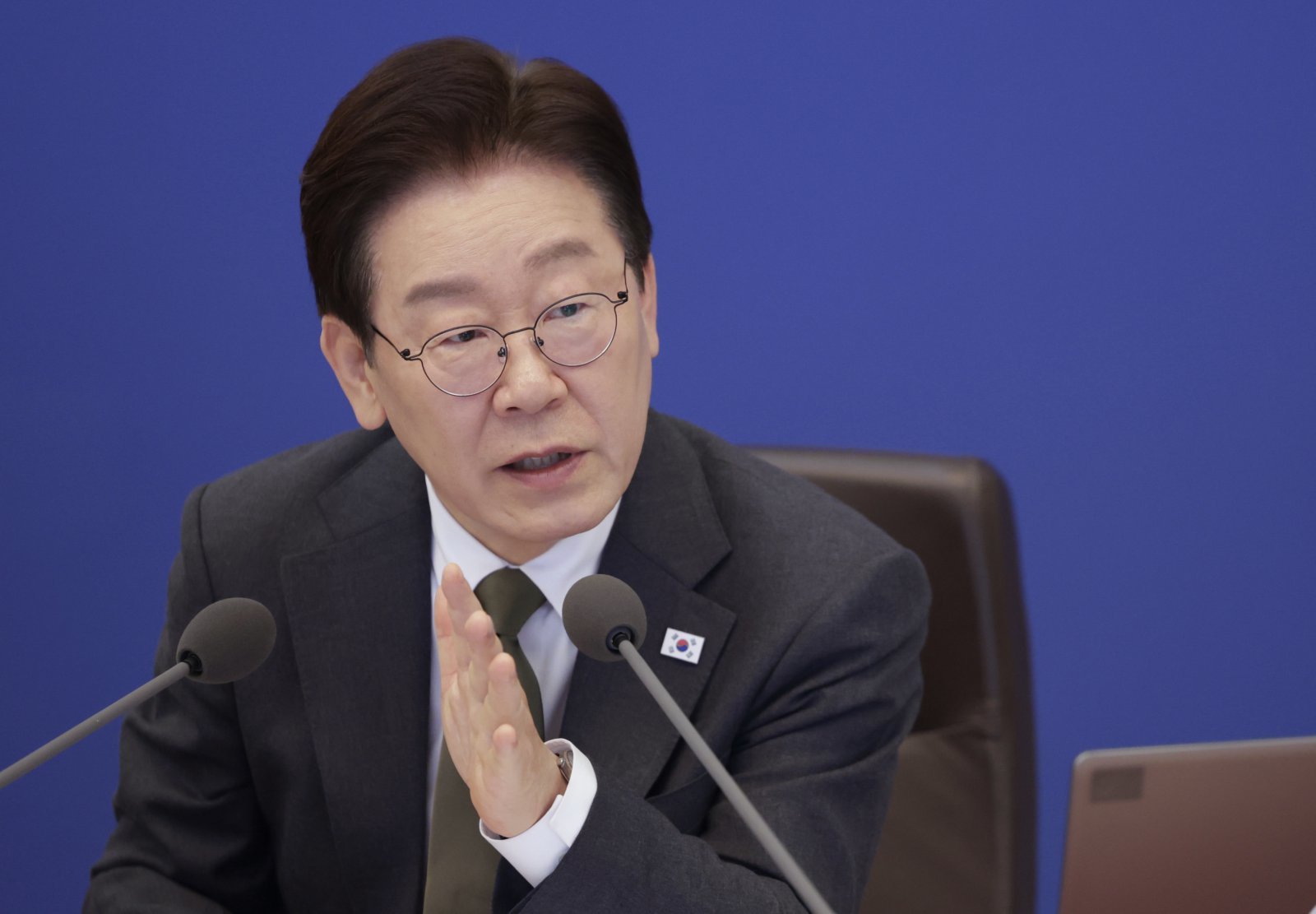 이재명 대통령이 14일 청와대에서 열린 국무회의 겸 비상경제점검회의에서 발언하고 있다. 2026.04.14. [서울=뉴시스]