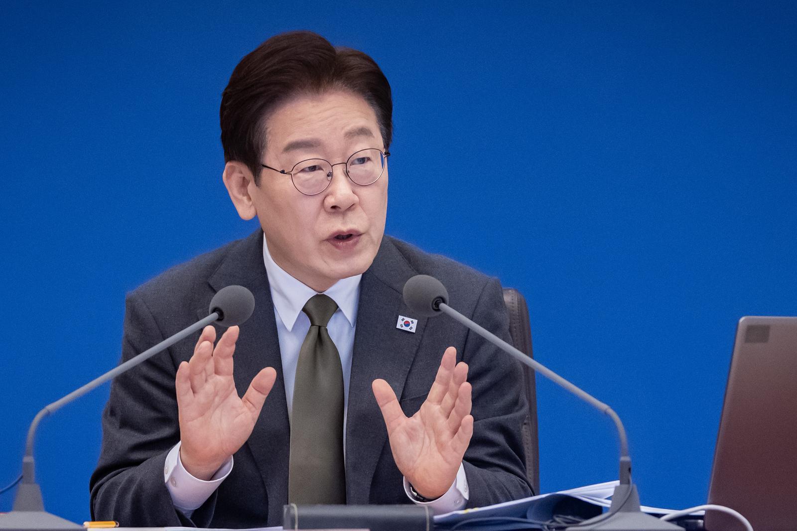李 “웬만한 사람은 전과 다 있다” 형사처벌 남발 지적