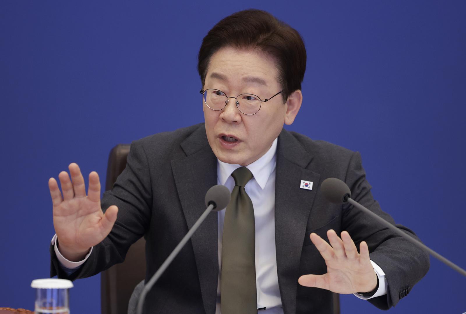 이재명 대통령이 14일 청와대에서 열린 국무회의 겸 비상경제점검회의에서 발언하고 있다. 뉴시스
