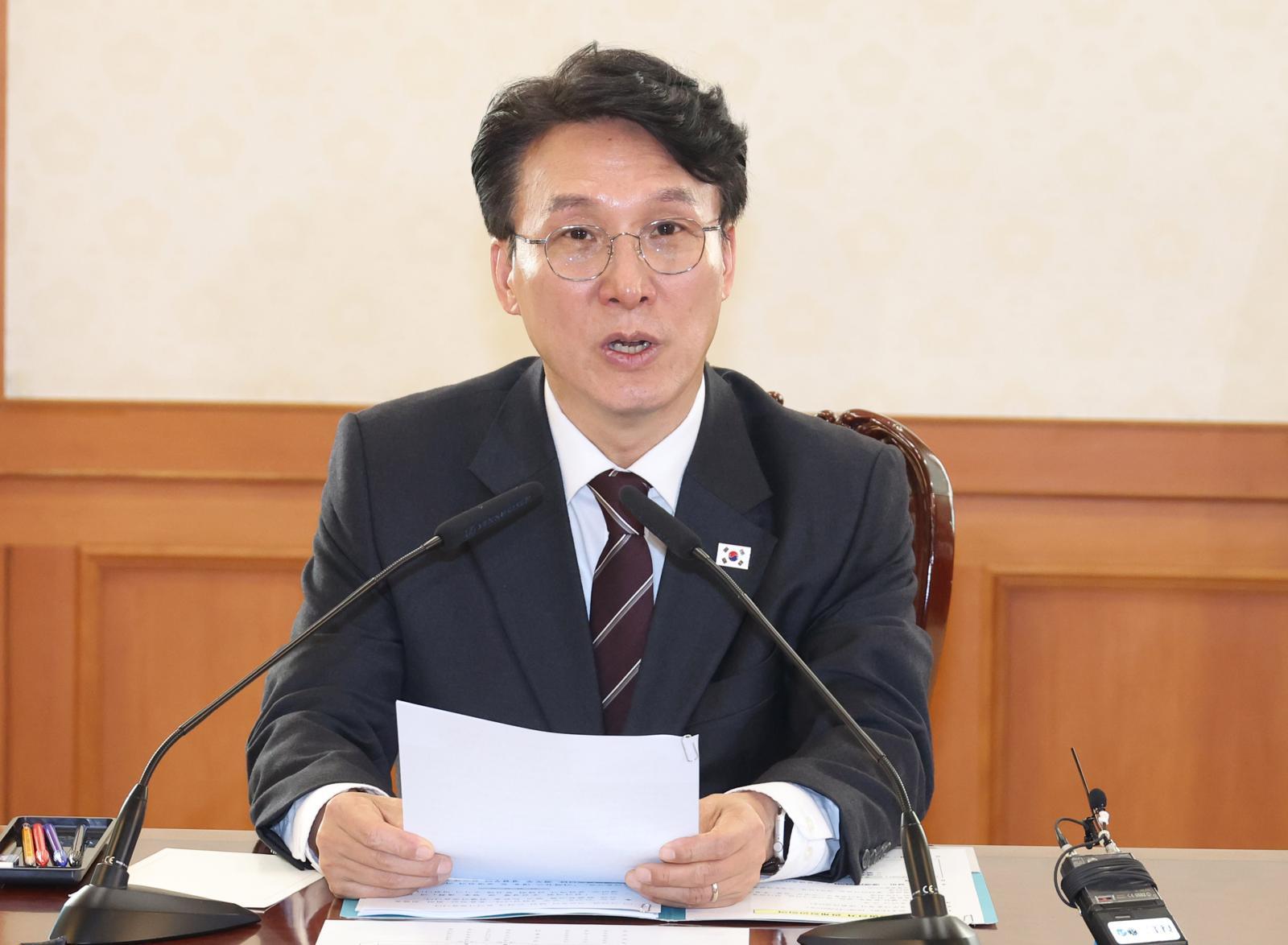 [사설]김민석 “노봉법 보완 필요”… 공공보다 민간 부문이 더 문제