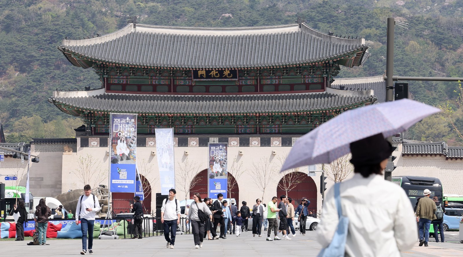 “반팔 꺼내야”…서울 최고 26도 ‘초여름 날씨’ 계속