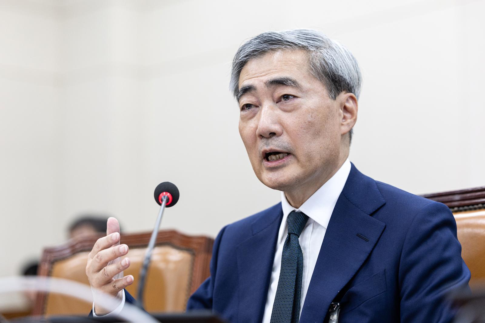 신현송 한국은행 총재 후보자가 15일 서울 여의도 국회에서 열린 제434회국회(임시회) 재정경제기획위원회 인사청문회에서 의원 질의에 답변하고 있다. 뉴스1