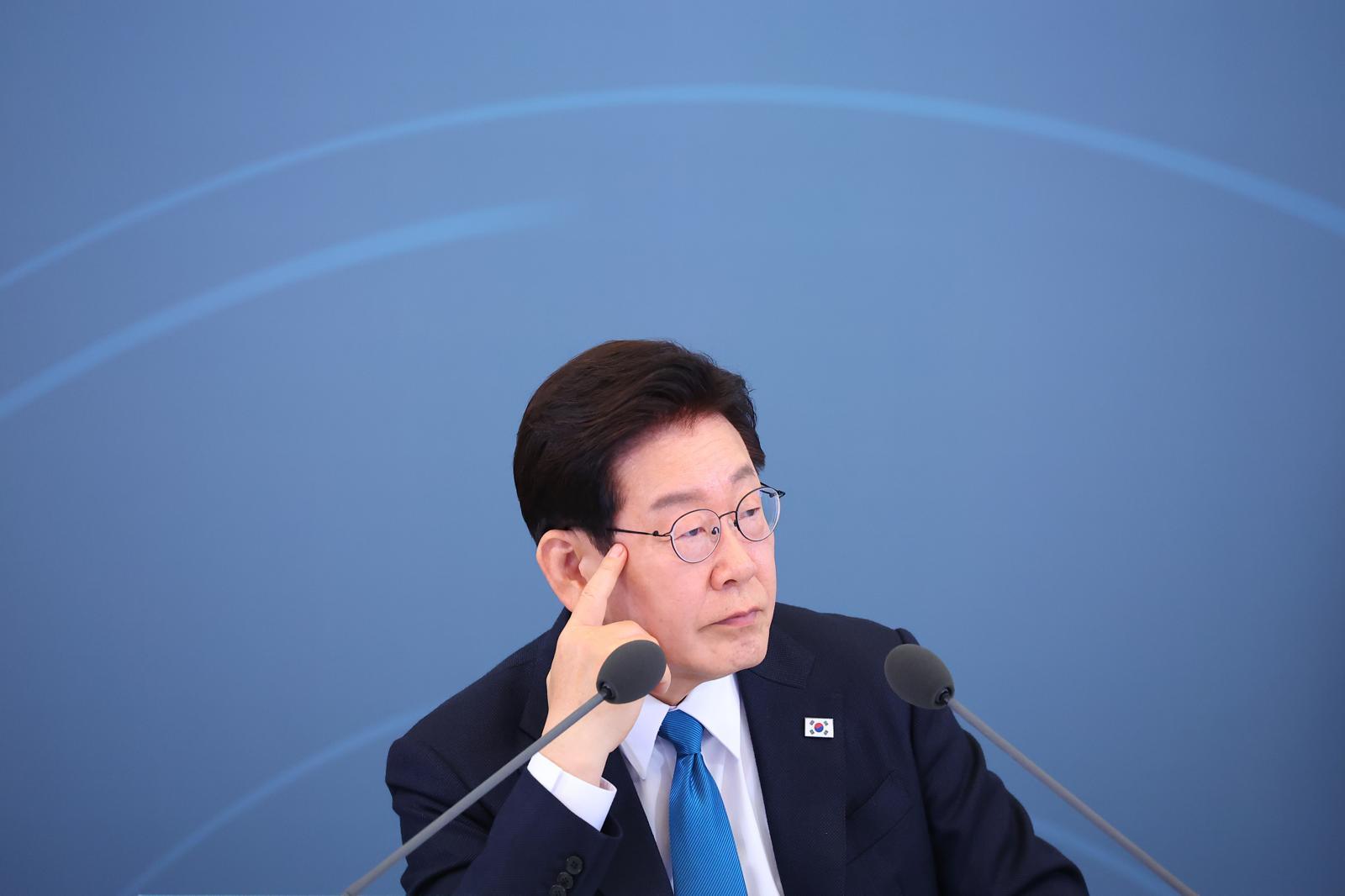 李 ‘메가특구 차르’ 도입 건의에 “정말 좋아, 우리 스타일”