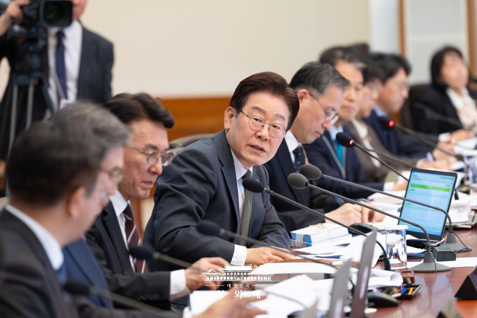 대한민국 정부는 규제 혁신을 통해 국가 경쟁력 확보에 나설 계획이다 / 출처=청와대 홈페이지