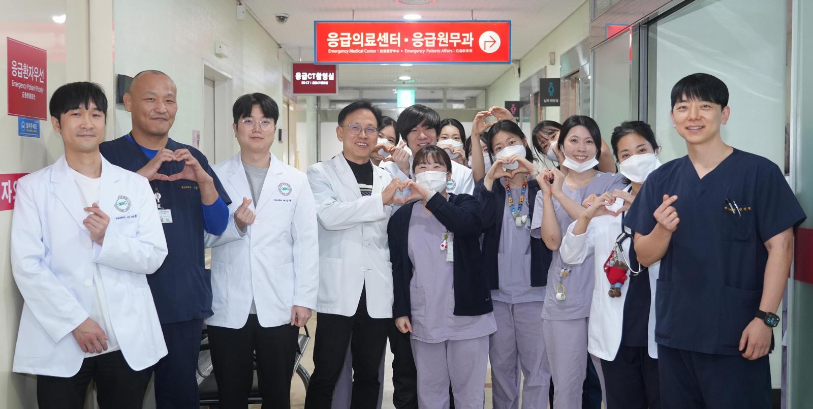 분당제생병원 응급의료센터 의료진은 경기 동남권 지역의 ‘응급실 뺑뺑이’를 없애는 데 큰 역할을 하고 있다. 이 응급의료센터에서 연간 수용하는 환자만 4만 명이 넘는다. 분당제생병원 제공