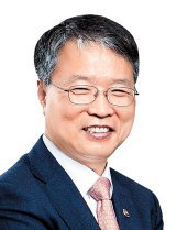 김용래 경희대 첨단기술비즈니스학과 교수·전 특허청장