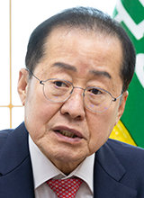 李, ‘김부겸 지지’ 홍준표 만난다… 오늘 靑서 오찬