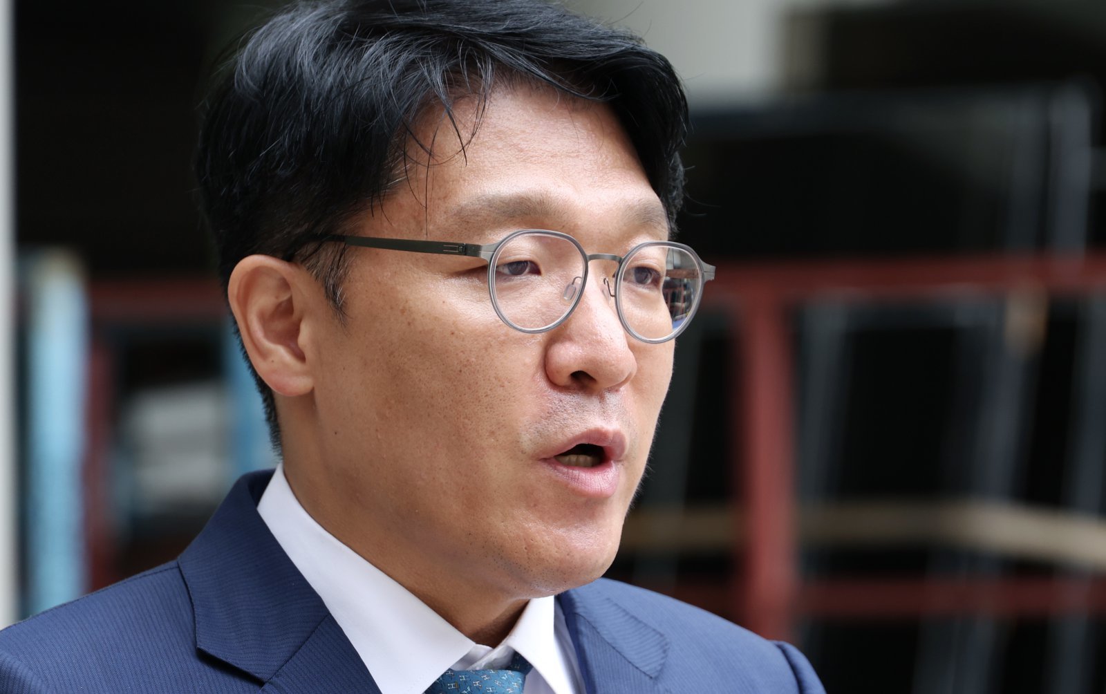 ‘김건희 그림 청탁’ 김상민 전 검사 2심 마무리…이우환 그림 법정서 공개
