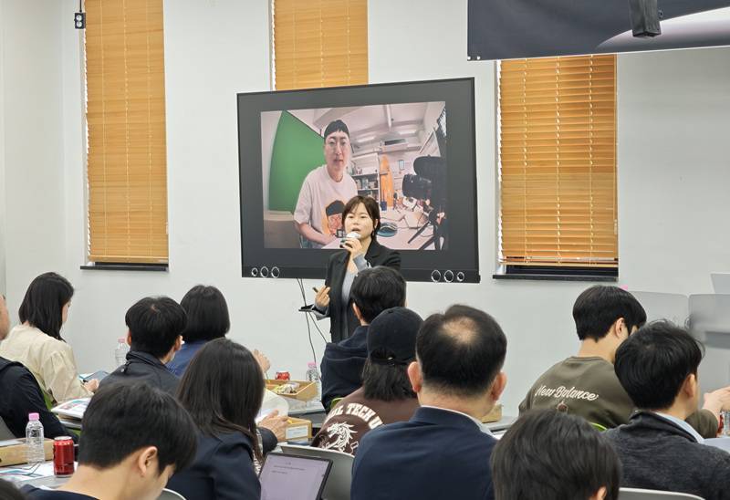 정경희 상임단장이 ‘모두의 창업’ 사업에 대해 소개하고 있다 / 출처=IT동아