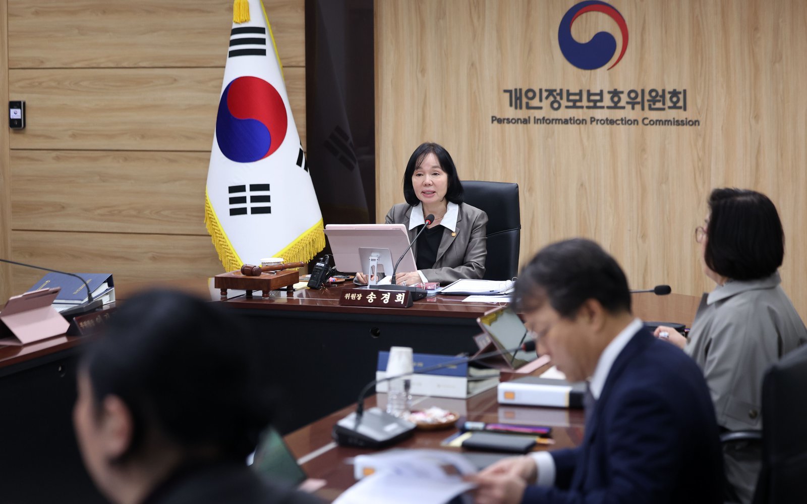 국민 10명 중 9명 “개인정보 중요”…기관·기업 보안 전담인력은 0.3명뿐