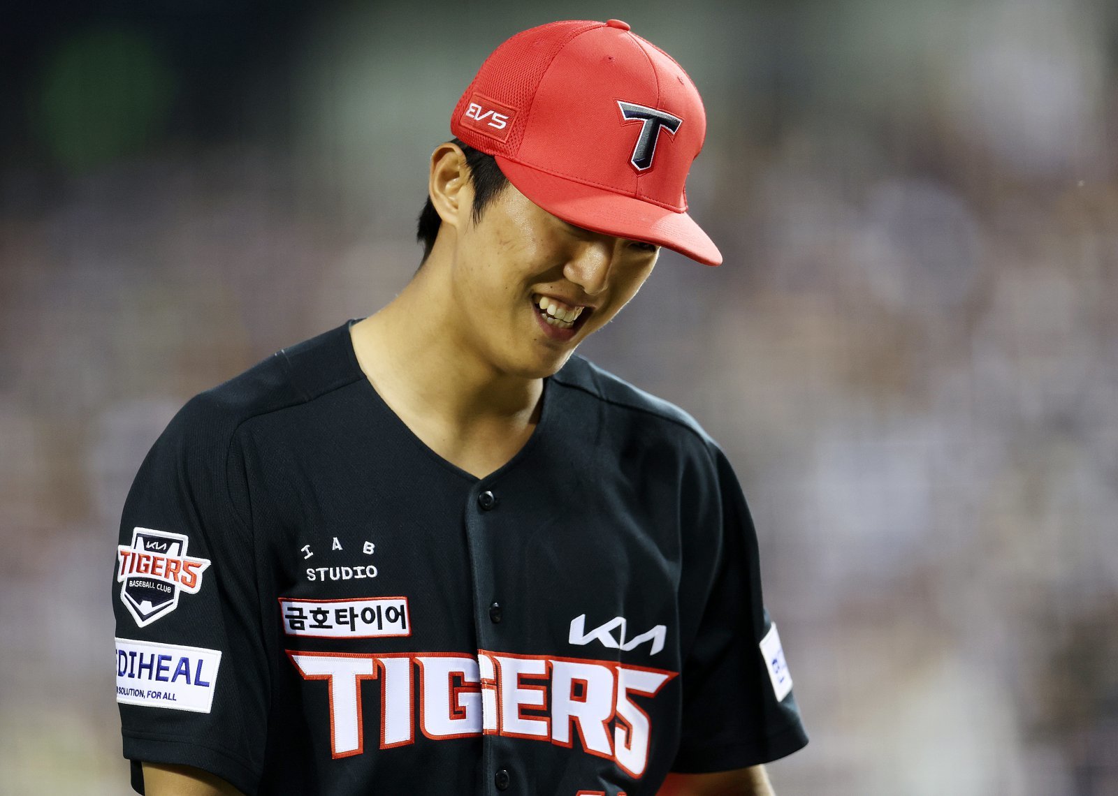 KIA 이의리, 두산전 5이닝 무실점 8K 호투…시즌 첫 승 정조준