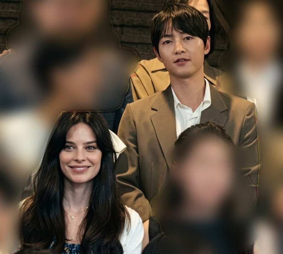 송중기·케이티, 첫 부부동반 일정 나섰다…연주회 내레이터 참여