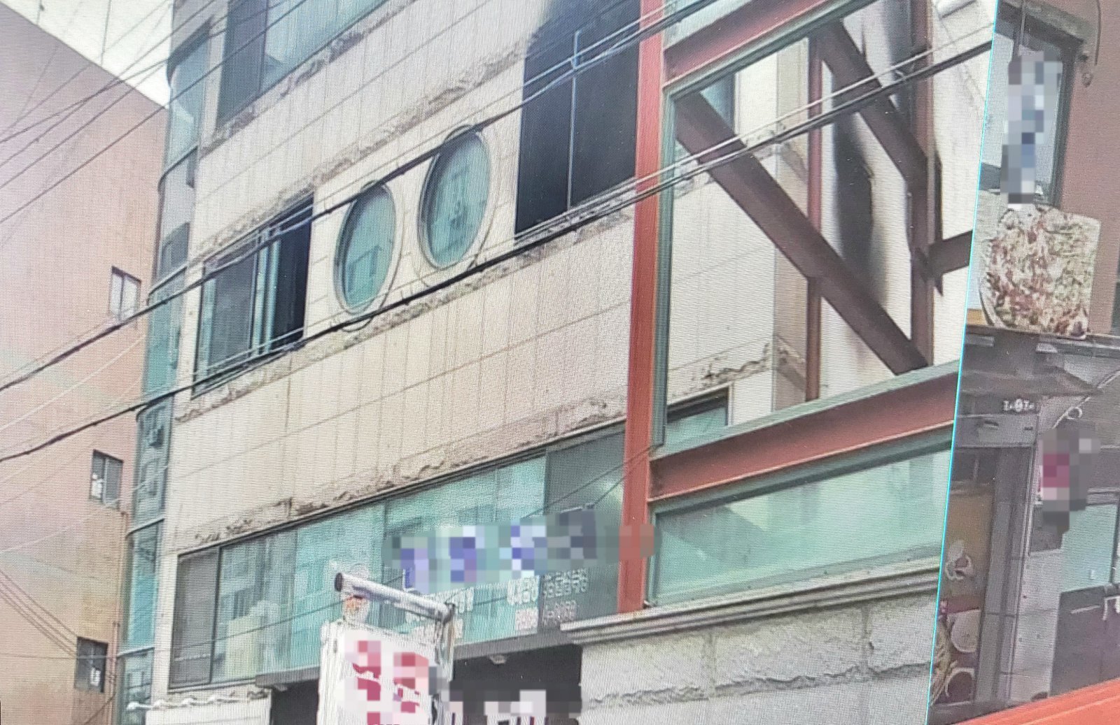 익산 상가 건물 3층서 불…80대·50대 모녀 중상