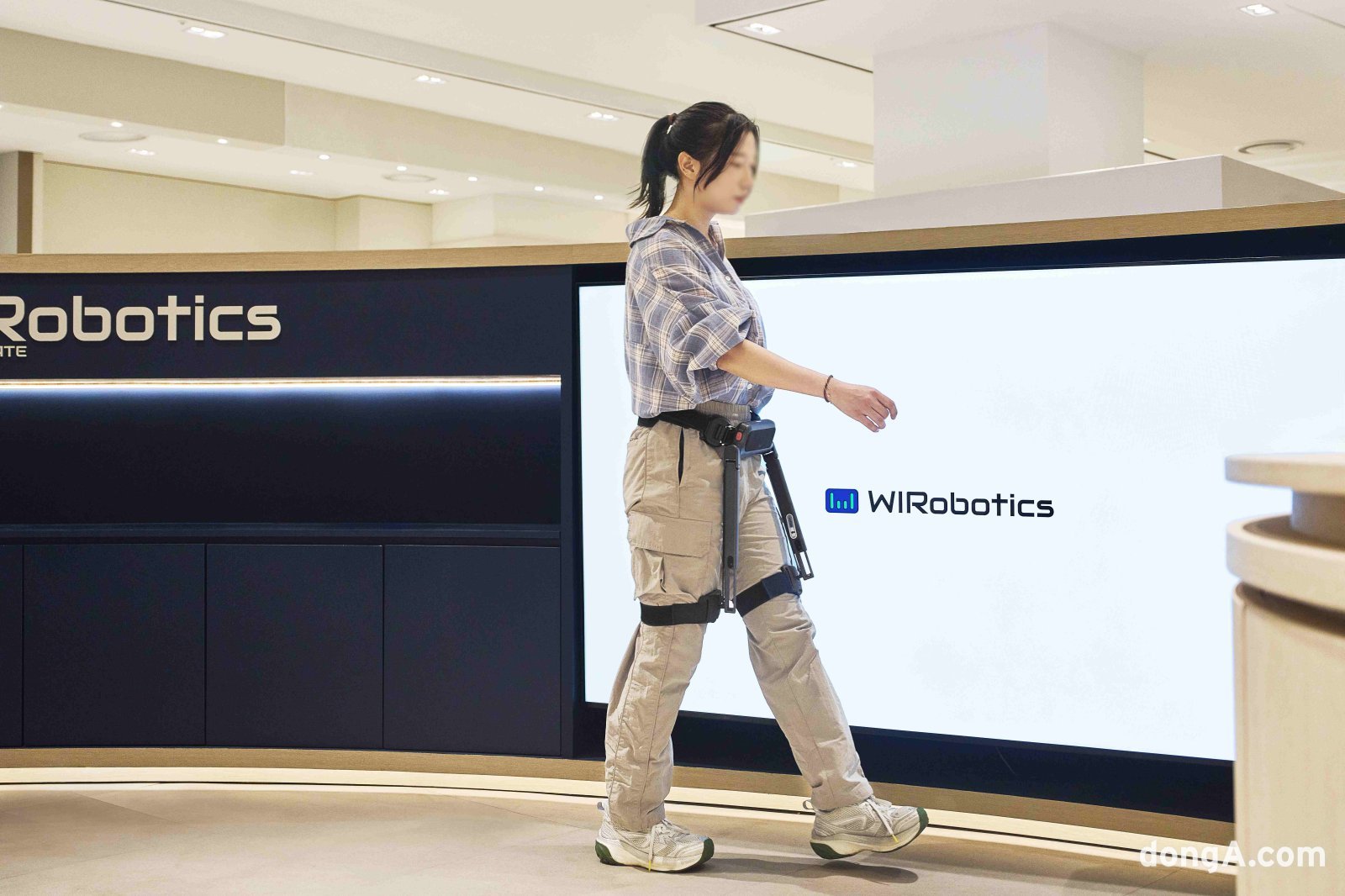 위로보틱스, 로봇 구독서비스 시작… ‘보행보조장치 대중화’ 추진