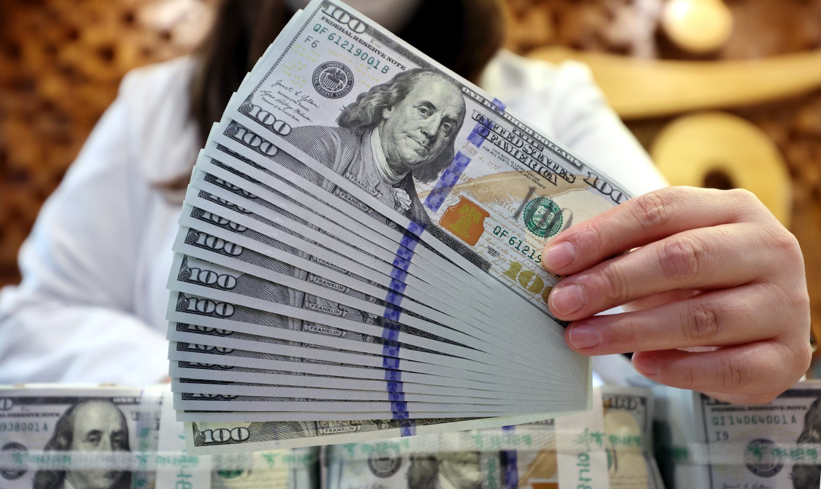 RIA 계좌, 벌써 14만개 넘었지만… 환율 안정 효과는 ‘아직’