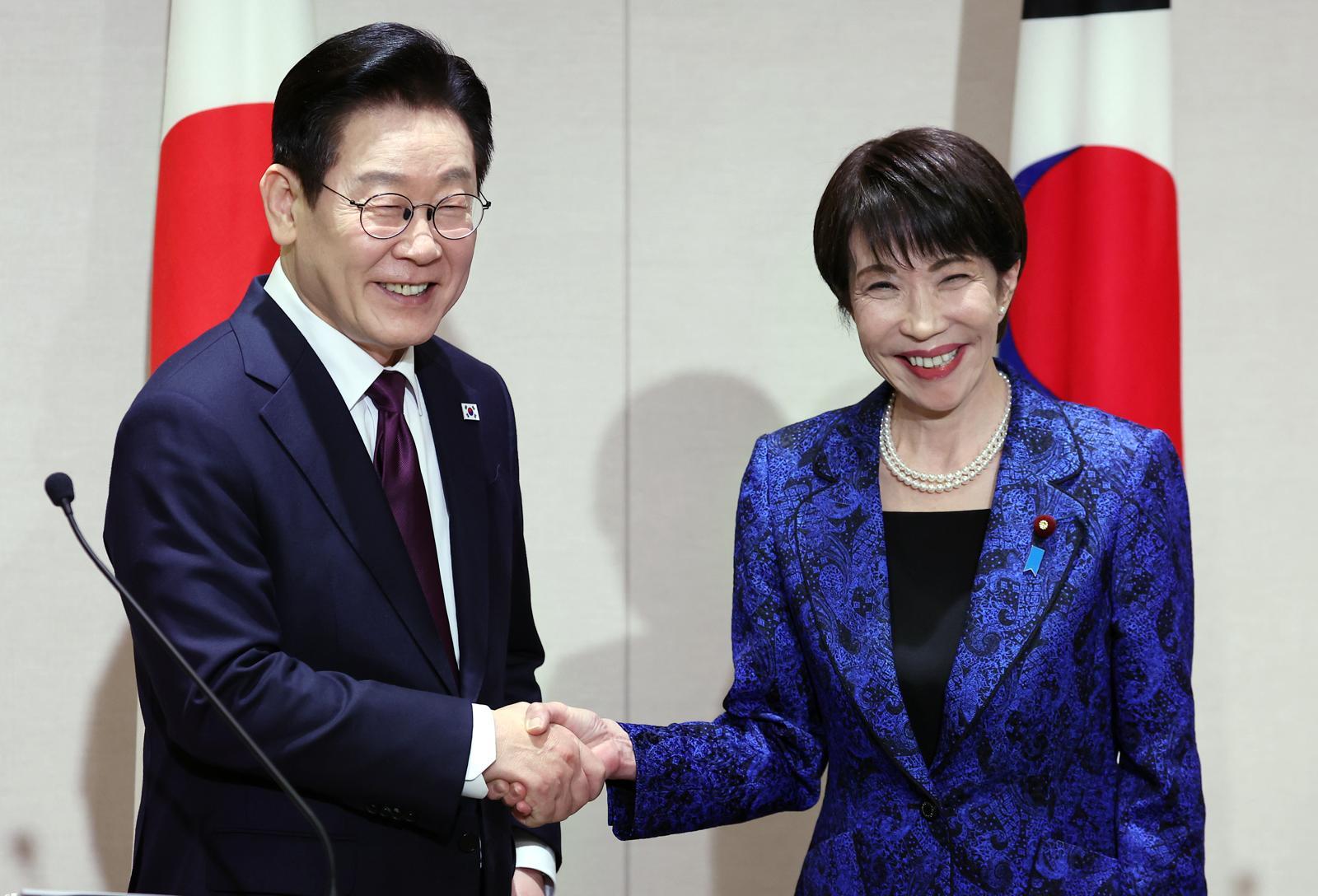 다카이치 日총리, 야스쿠니에 공물 봉납…참배는 안해